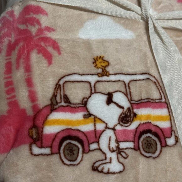 Peanuts Snoopy Berkshire Beach Van Palm Tree FULL/QUEEN Blanket Summer Ice Cream - Picture 6 of 9